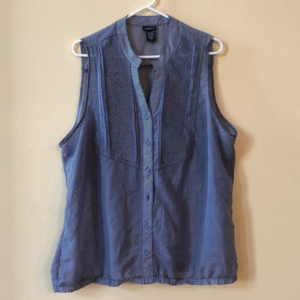 Torrid Sleeveless Blouse 